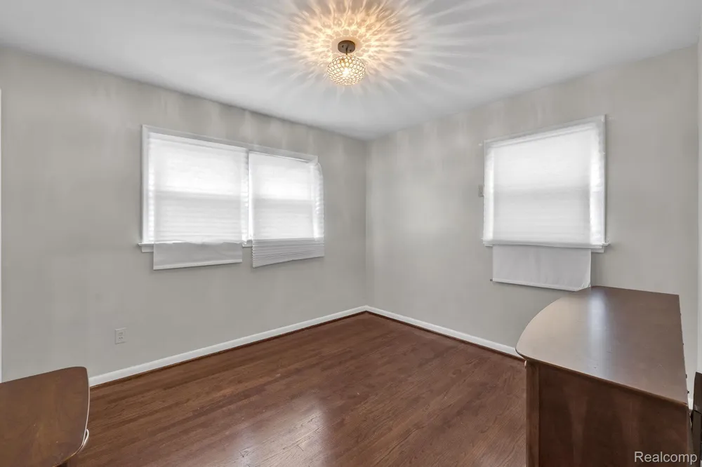 1762 Sherwood Court Dearborn City, MI 48124