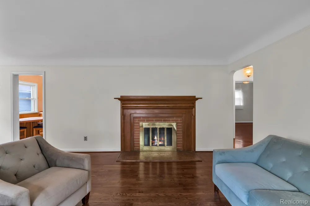 1762 Sherwood Court Dearborn City, MI 48124