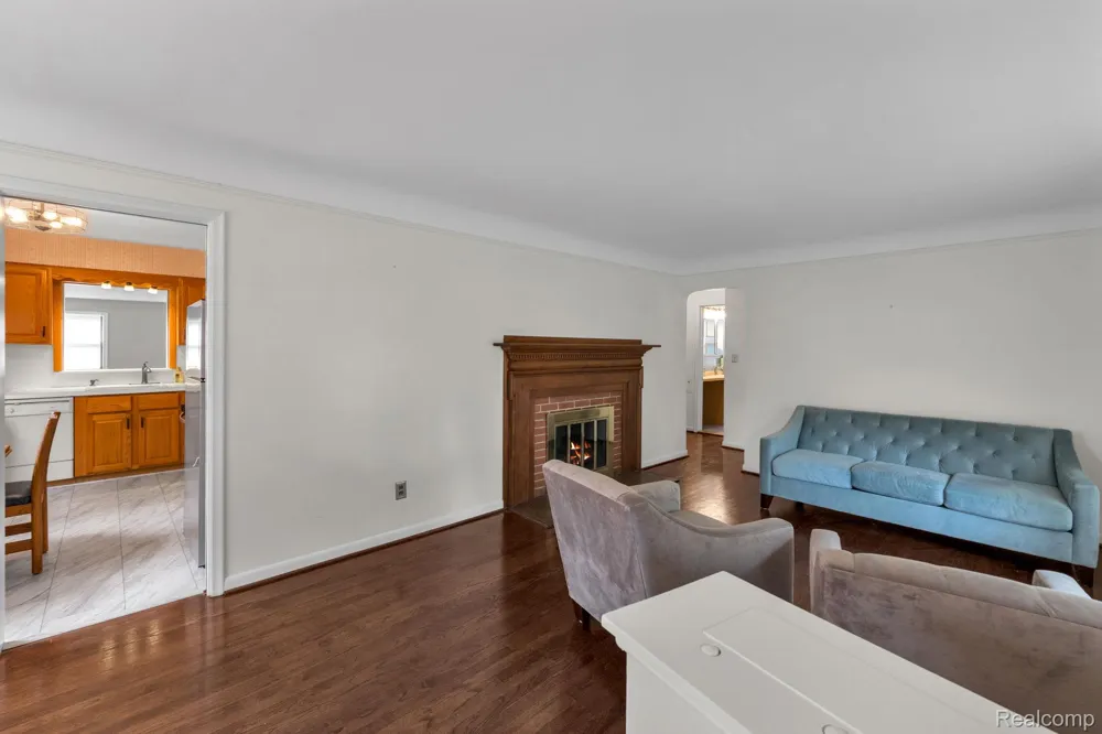 1762 Sherwood Court Dearborn City, MI 48124