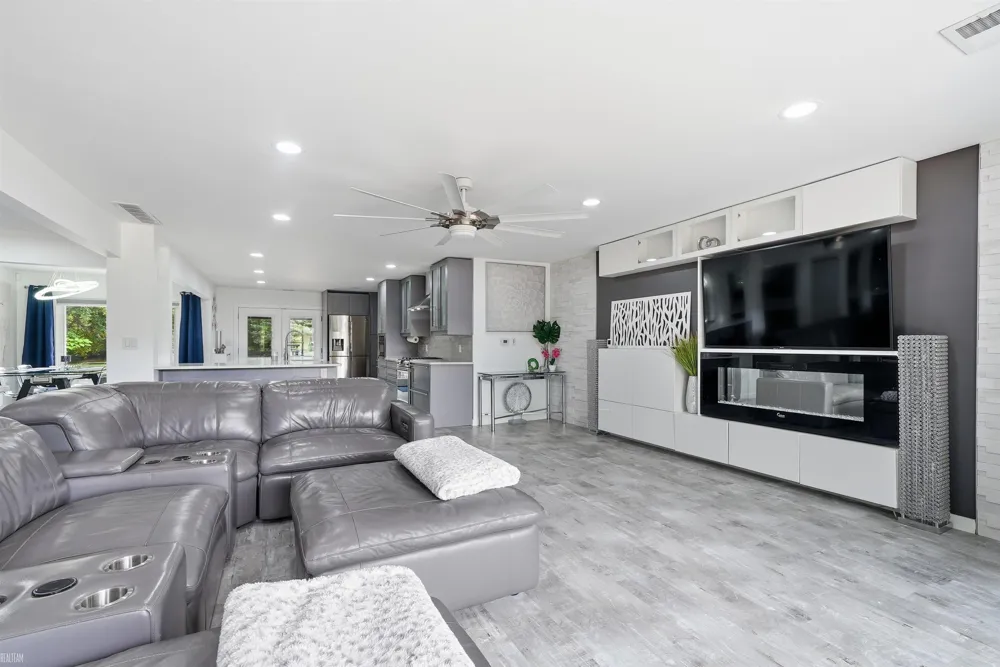 8650 Clinton River Road Sterling Heights City, MI 48314