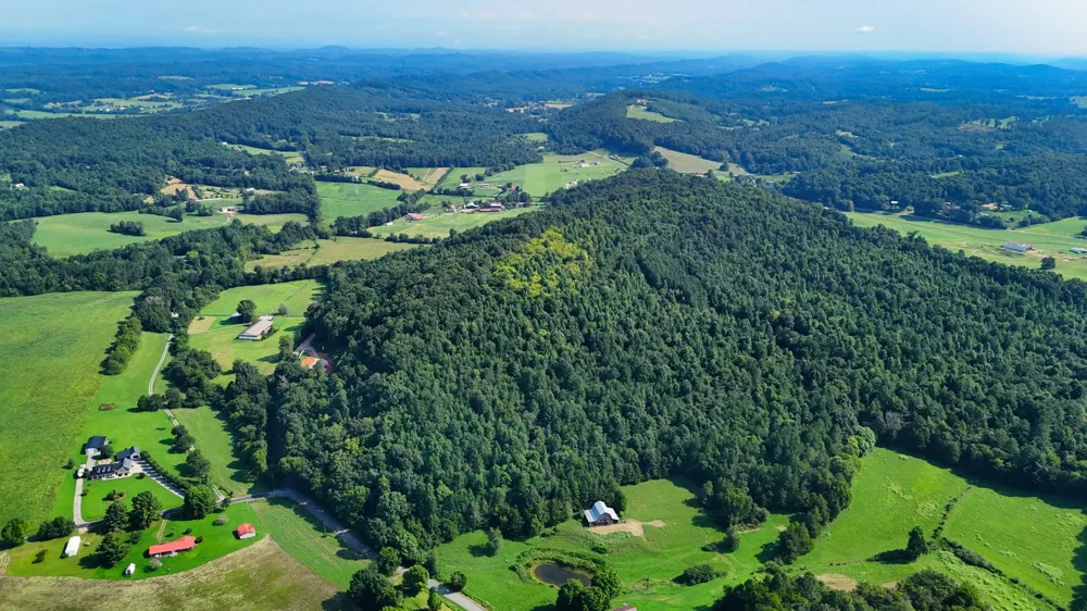 2 Moss Rd Philadelphia, TN 37846