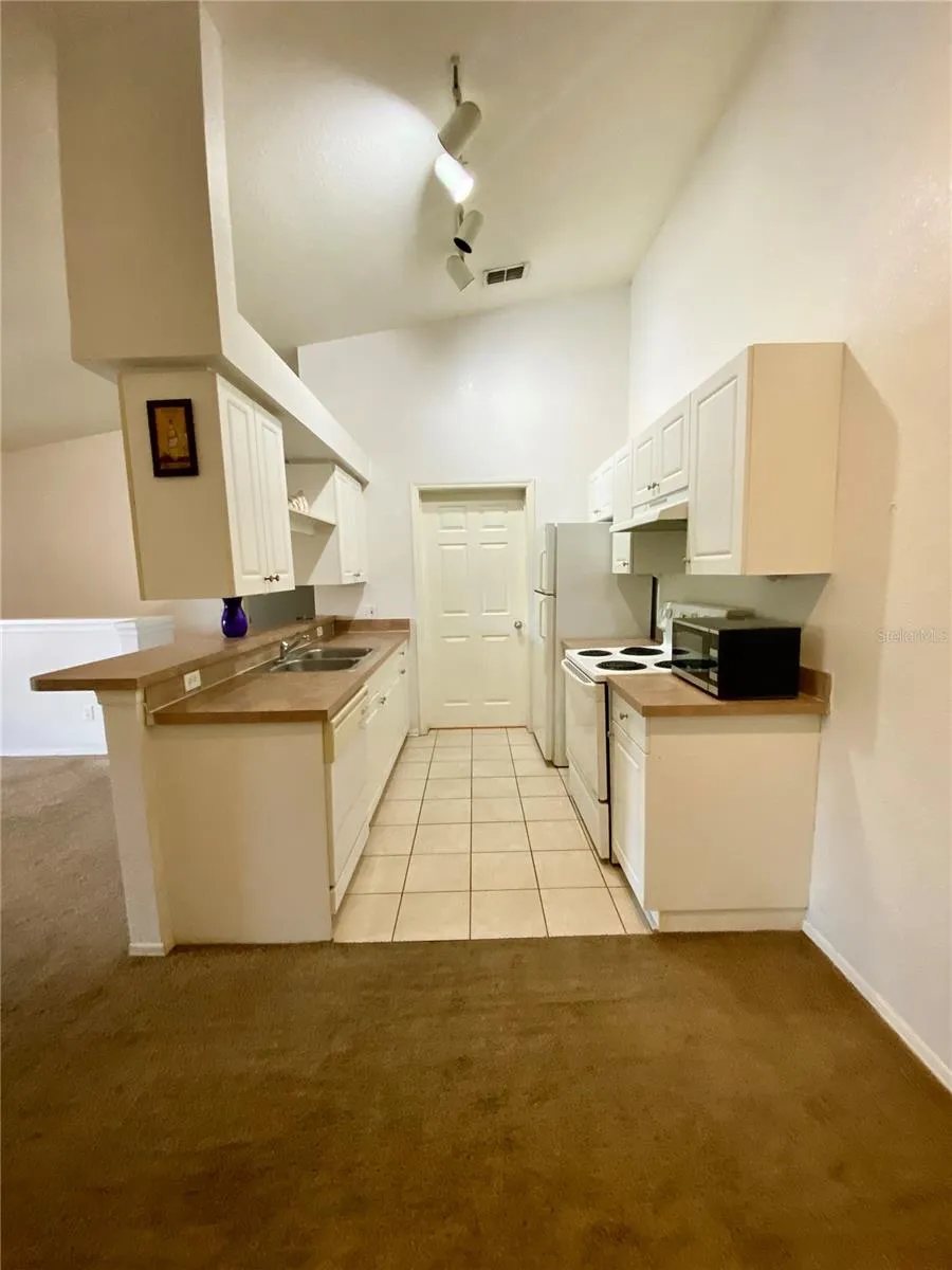 36101 DEER CREEK DRIVE #202 Zephyrhills, FL 33541