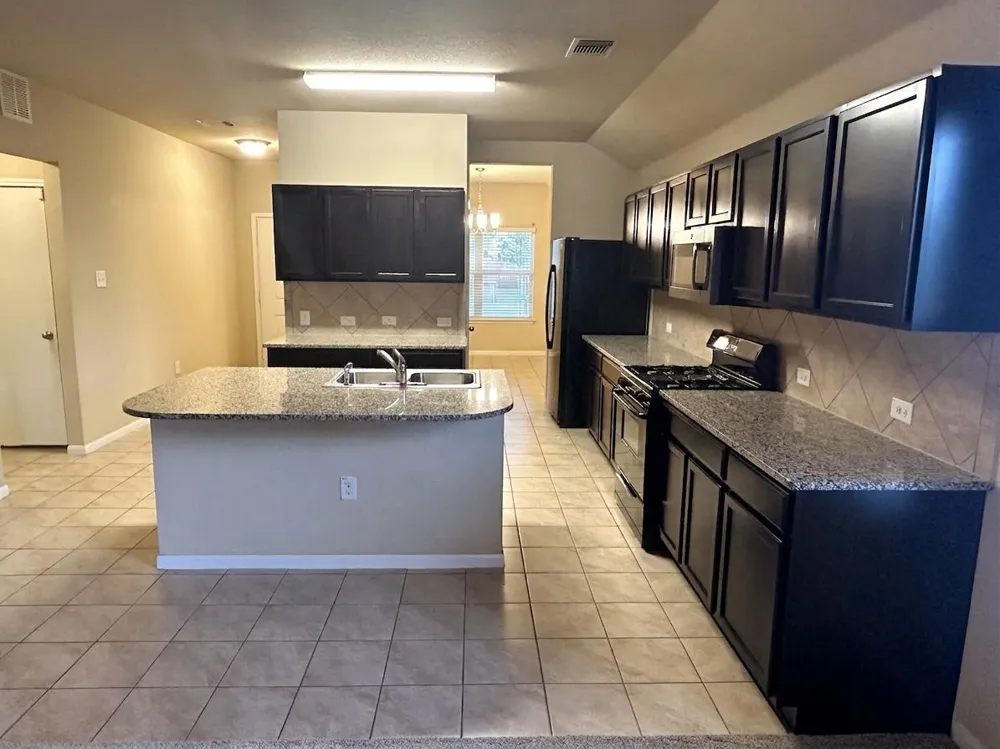 608 Kaluga Trail Leander, TX 78641