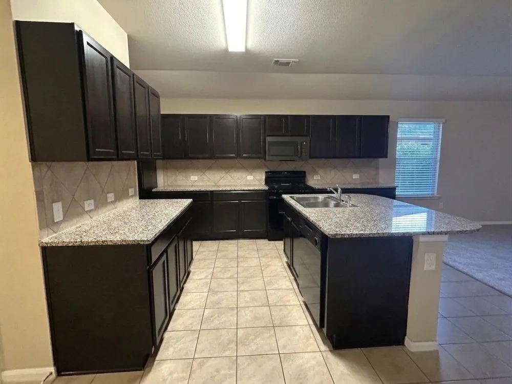 608 Kaluga Trail Leander, TX 78641