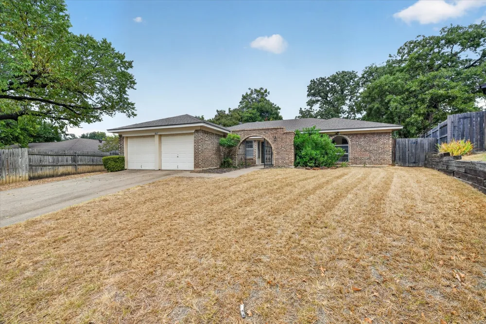 1617 Bent Oak Drive Bedford, TX 76021
