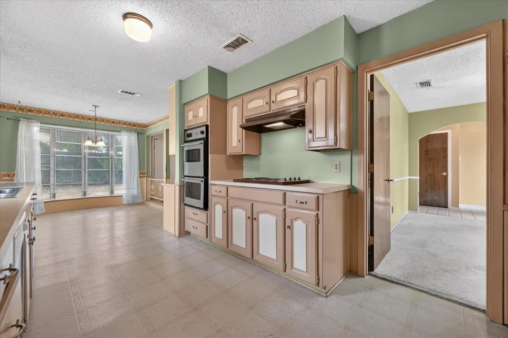 1617 Bent Oak Drive Bedford, TX 76021