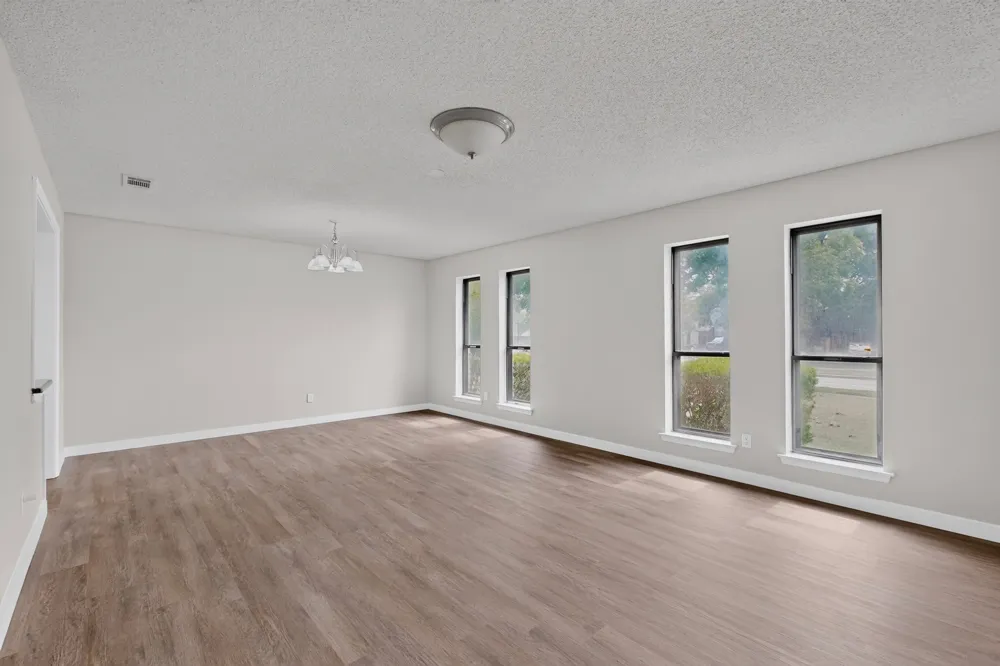 1302 Yale Boulevard Richardson, TX 75081