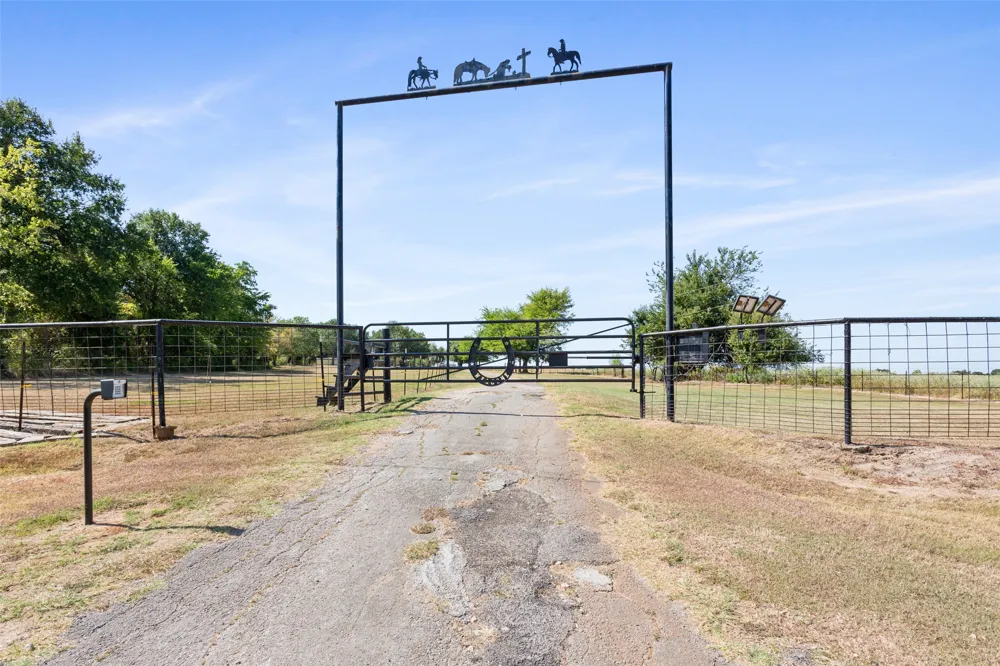 420 E US Highway 84 Fairfield, TX 75840