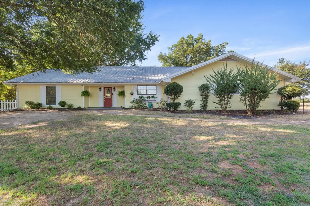 420 E US Highway 84 Fairfield, TX 75840