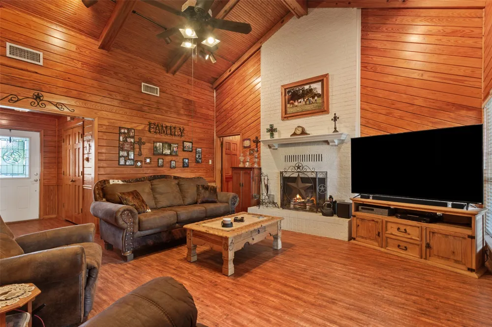 420 E US Highway 84 Fairfield, TX 75840