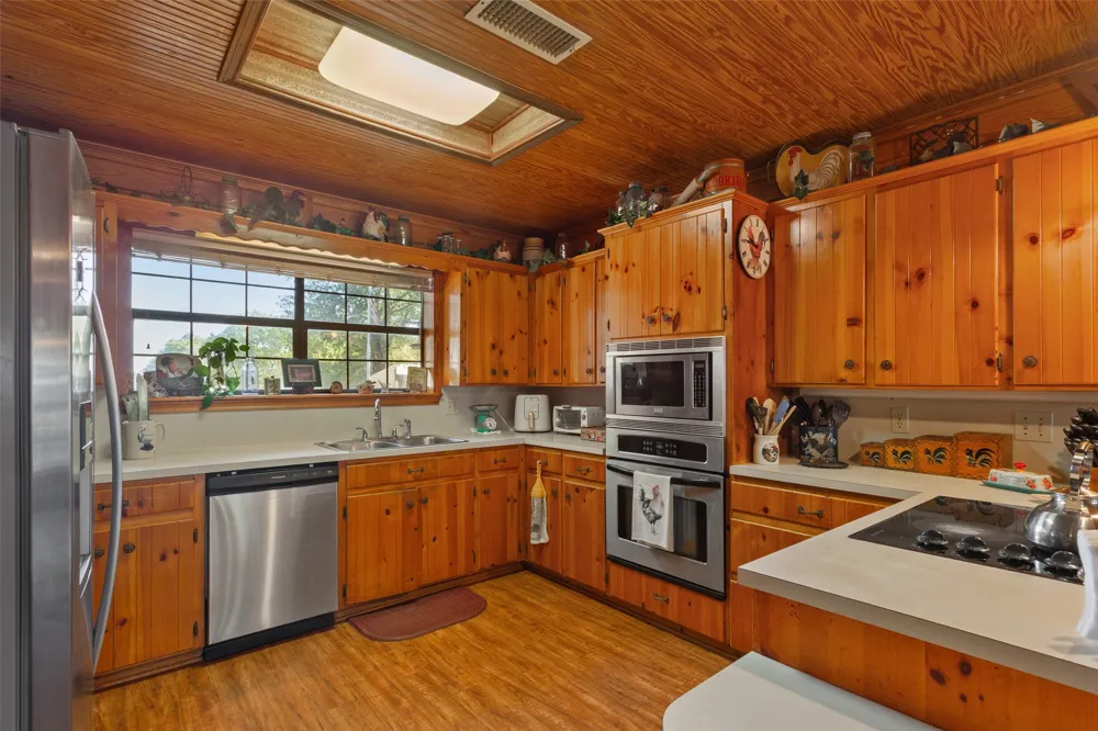 420 E US Highway 84 Fairfield, TX 75840