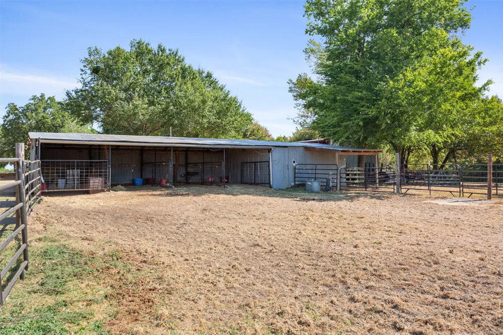 420 E US Highway 84 Fairfield, TX 75840