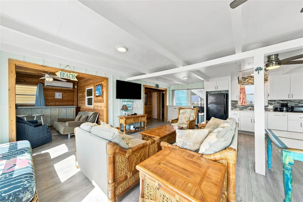 1014 Seashell Drive Freeport, TX 77541