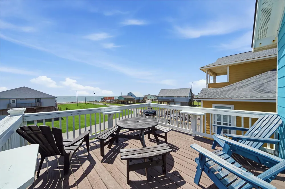 1014 Seashell Drive Freeport, TX 77541