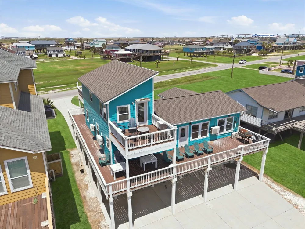 1014 Seashell Drive Freeport, TX 77541