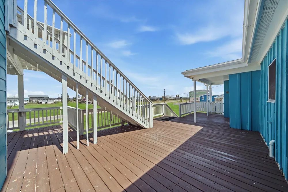 1014 Seashell Drive Freeport, TX 77541