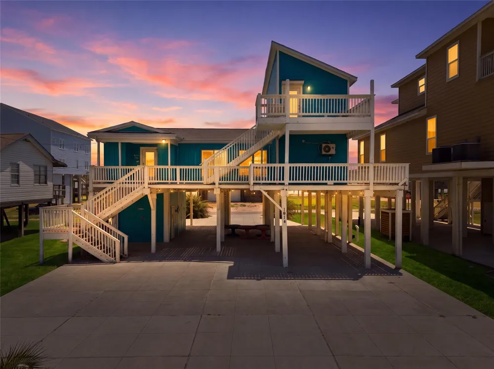 1014 Seashell Drive Freeport, TX 77541