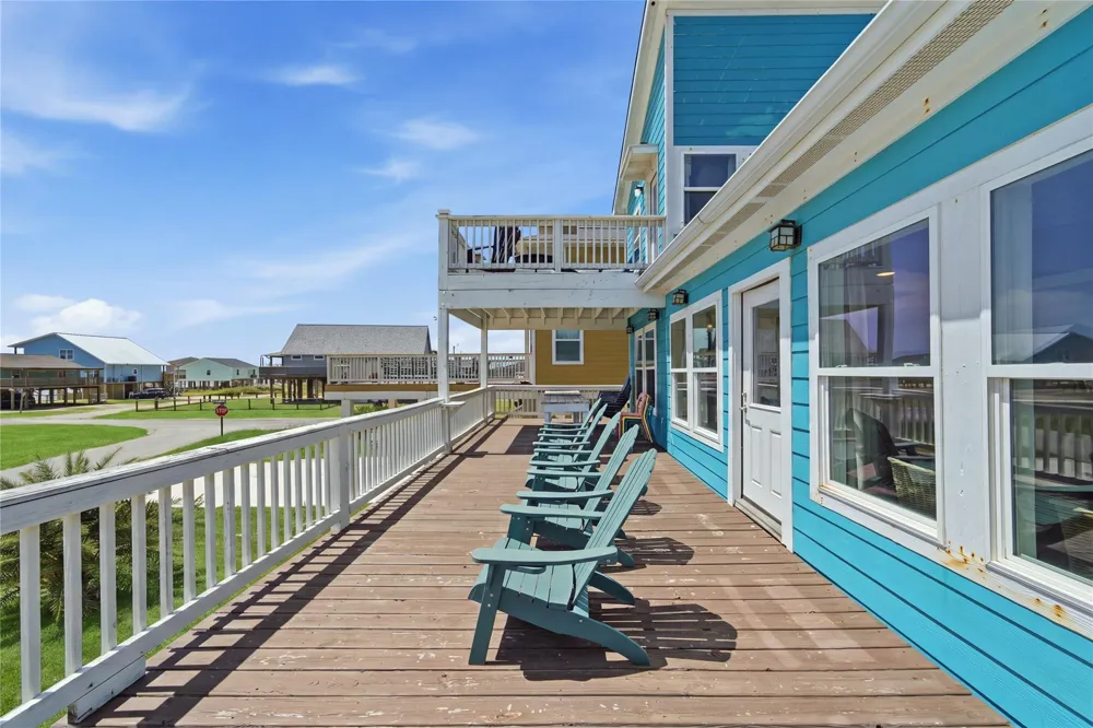 1014 Seashell Drive Freeport, TX 77541