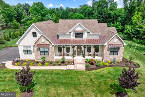 8 SANDCASTLE DRIVE
