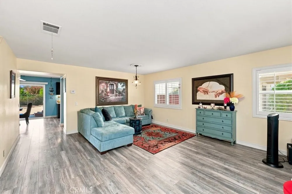 42145 Delmonte Temecula, CA 92591
