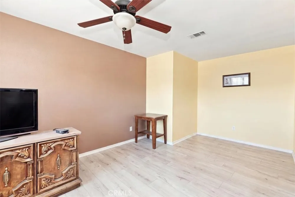 42145 Delmonte Temecula, CA 92591