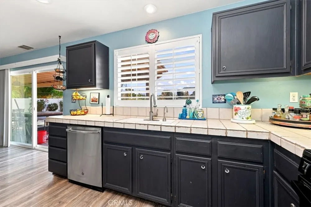 42145 Delmonte Temecula, CA 92591