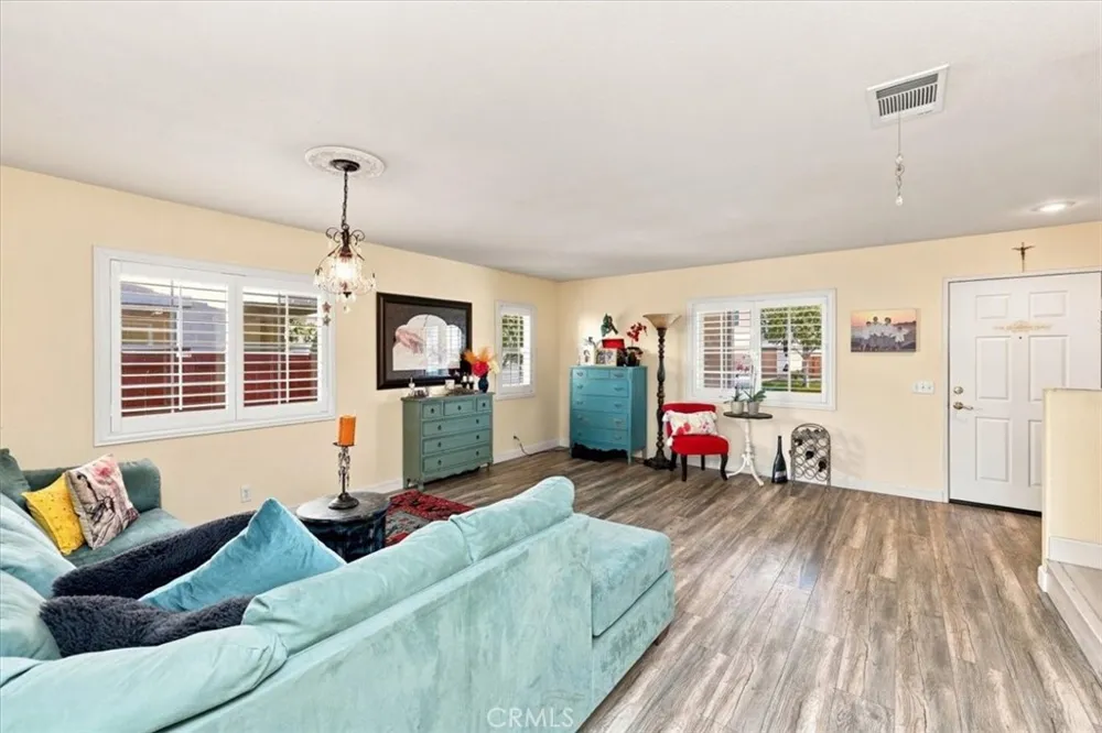 42145 Delmonte Temecula, CA 92591