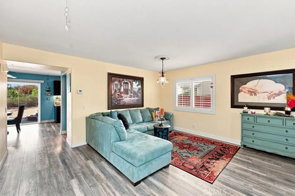 42145 Delmonte Temecula, CA 92591