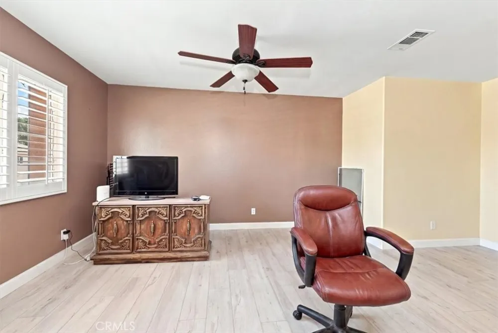 42145 Delmonte Temecula, CA 92591