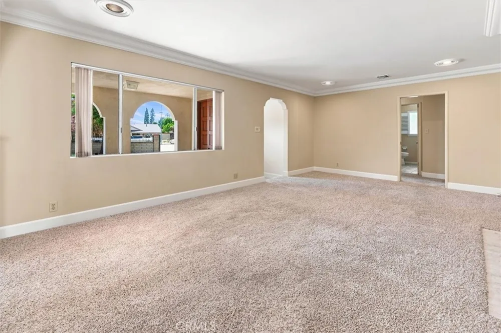 16017 Parthenia North Hills, CA 91343