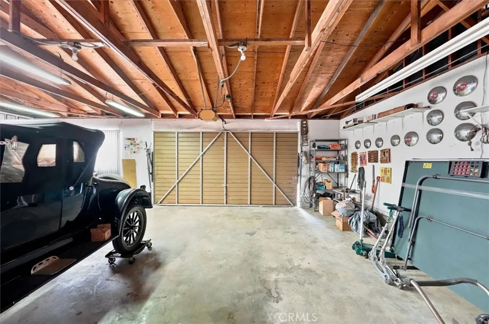16017 Parthenia North Hills, CA 91343