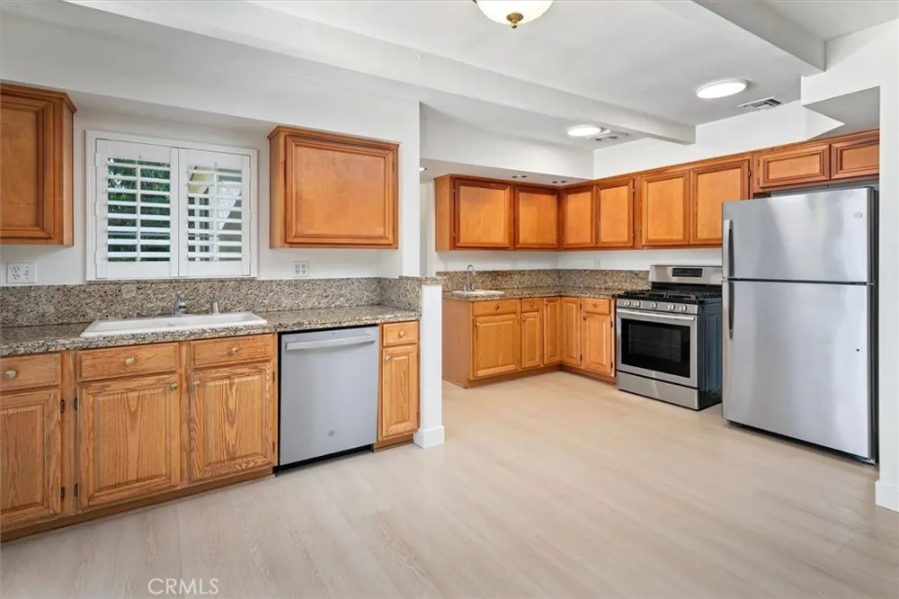 16017 Parthenia North Hills, CA 91343