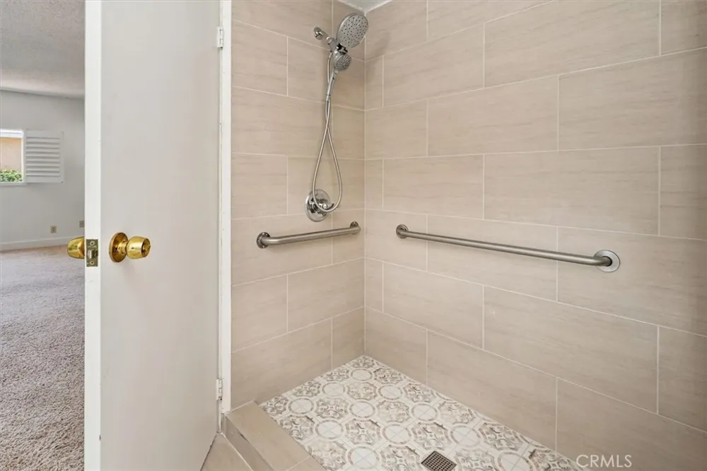16017 Parthenia North Hills, CA 91343