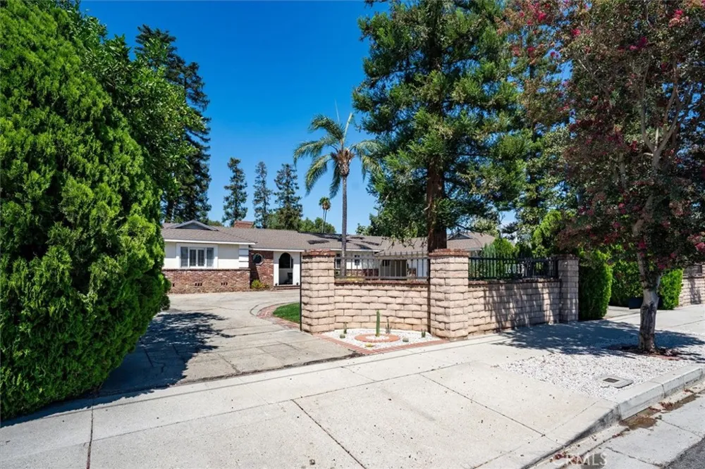 16017 Parthenia North Hills, CA 91343