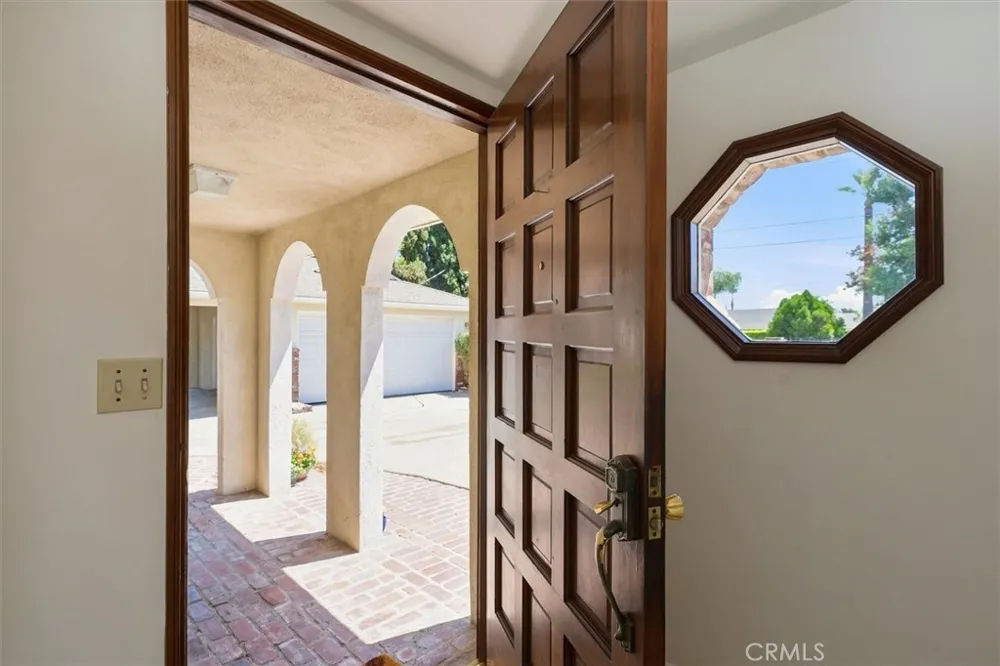 16017 Parthenia North Hills, CA 91343