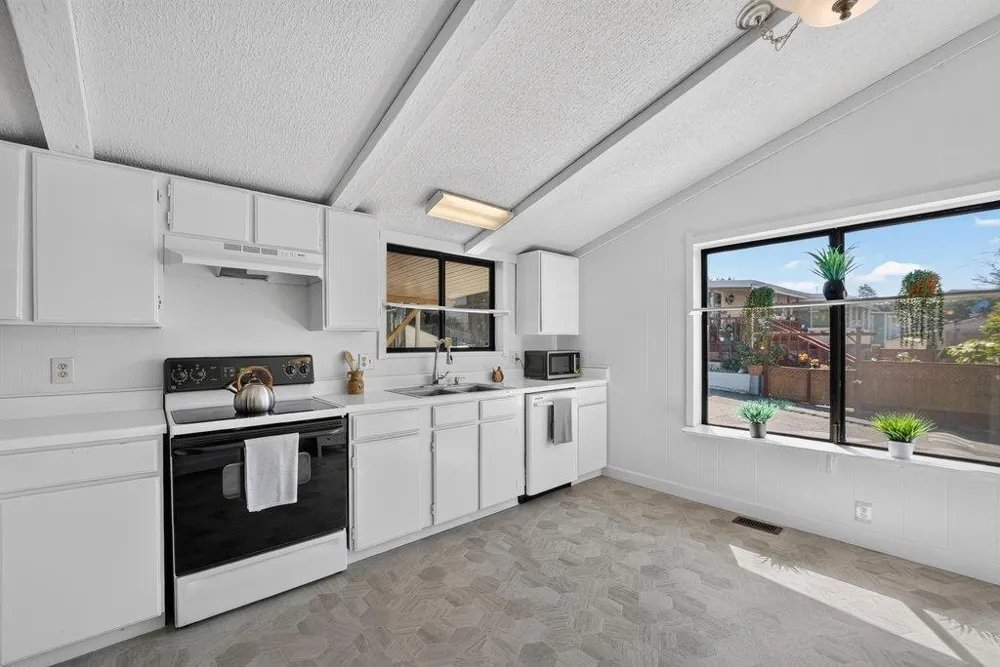 1 Crespi Way #1 Watsonville, CA 95076