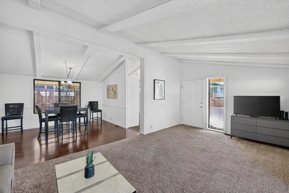 1 Crespi Way #1 Watsonville, CA 95076