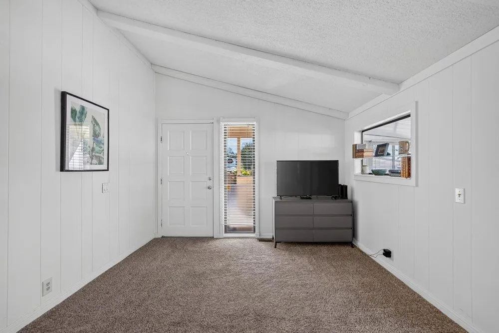 1 Crespi Way #1 Watsonville, CA 95076