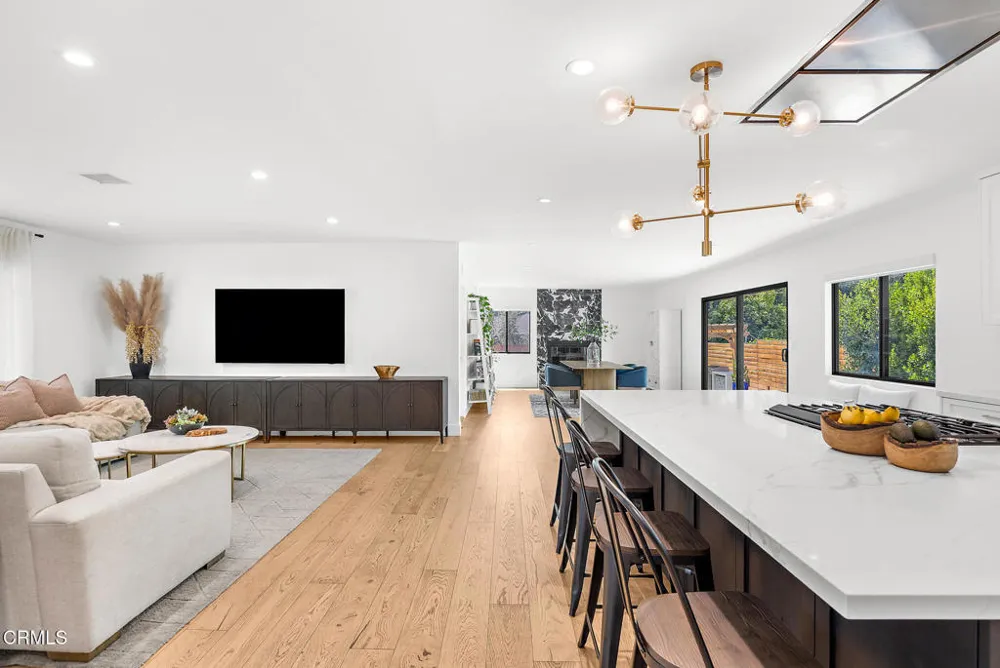 1201 Altadena Drive Pasadena, CA 91107
