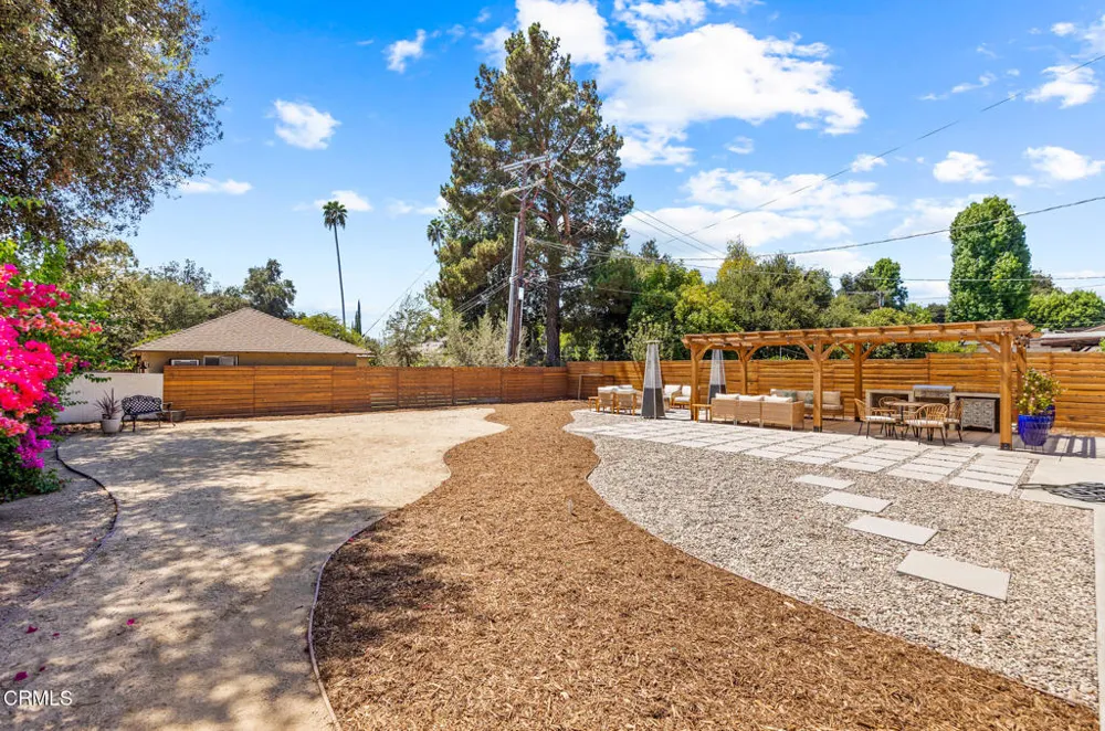1201 Altadena Drive Pasadena, CA 91107