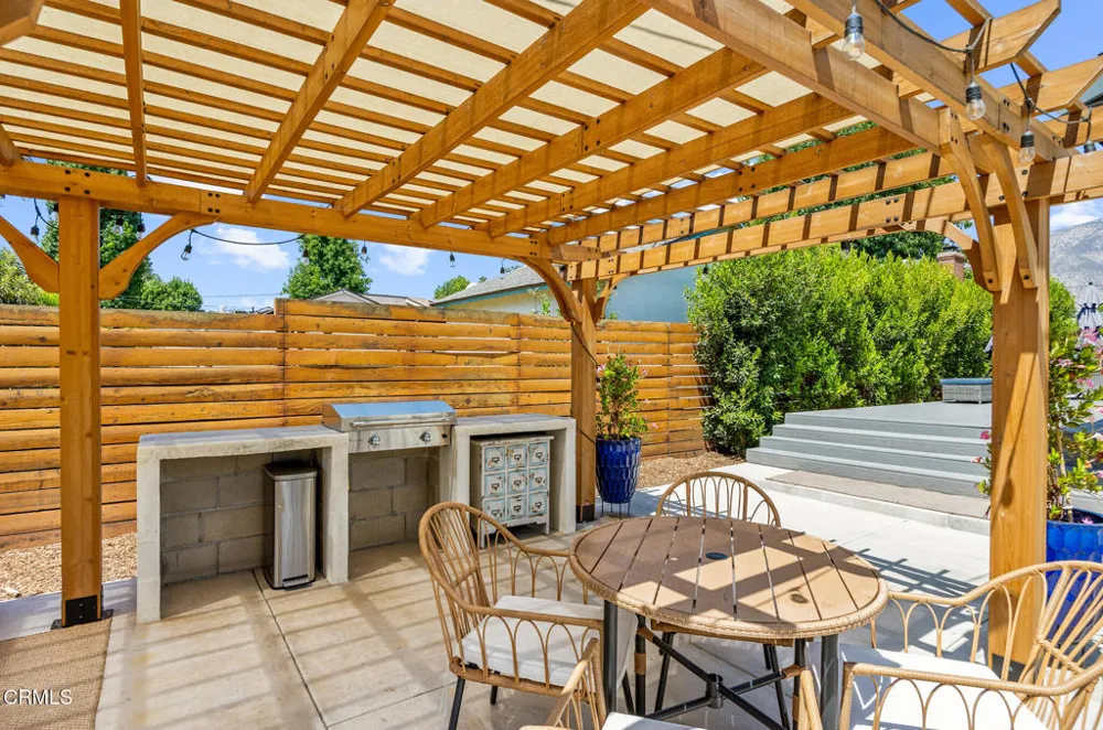 1201 Altadena Drive Pasadena, CA 91107