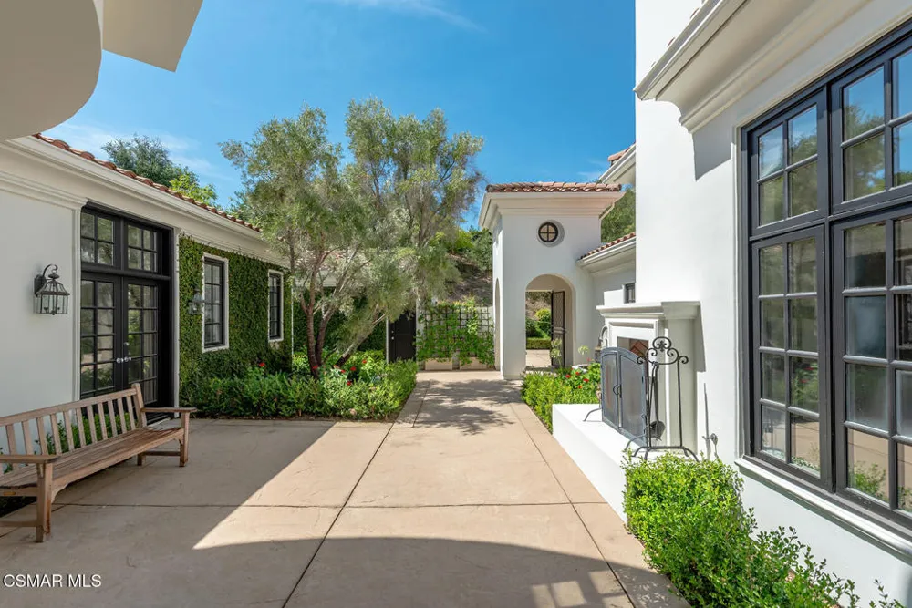 3039 Faringford Road Thousand Oaks, CA 91361