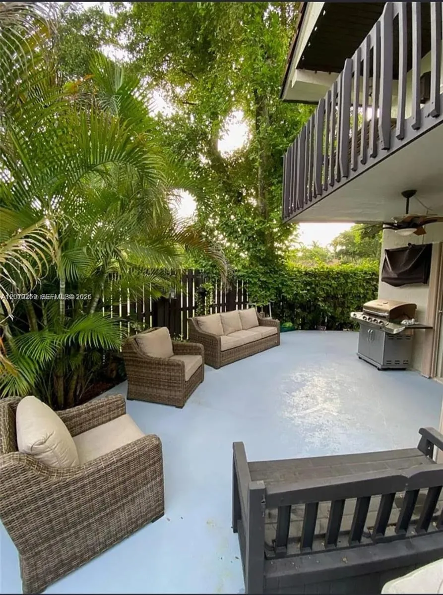 4825 SW 149th Ct #18B Miami, FL 33185