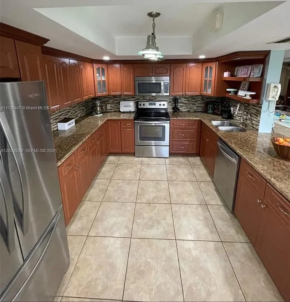 4825 SW 149th Ct #18B Miami, FL 33185
