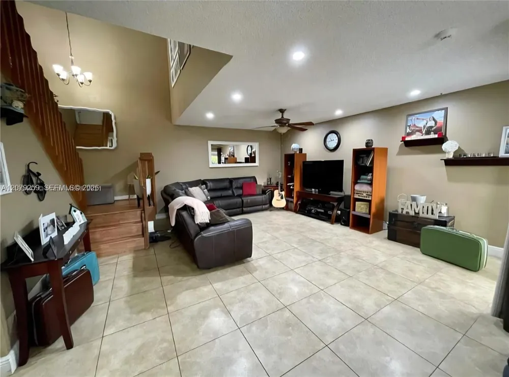 4825 SW 149th Ct #18B Miami, FL 33185