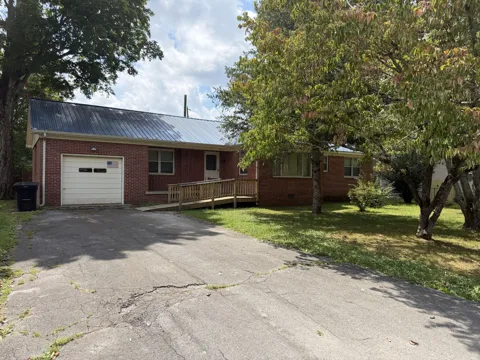 603 Circle Dr