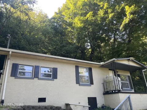 4625 Carver Rd