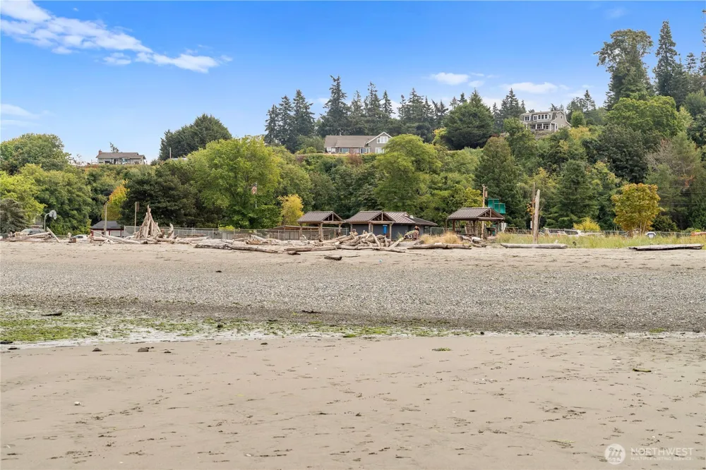 3327 Burley Road Clinton, WA 98236