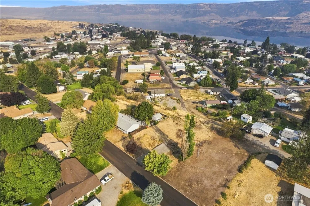 63 Diamond Street Electric City, WA 99123