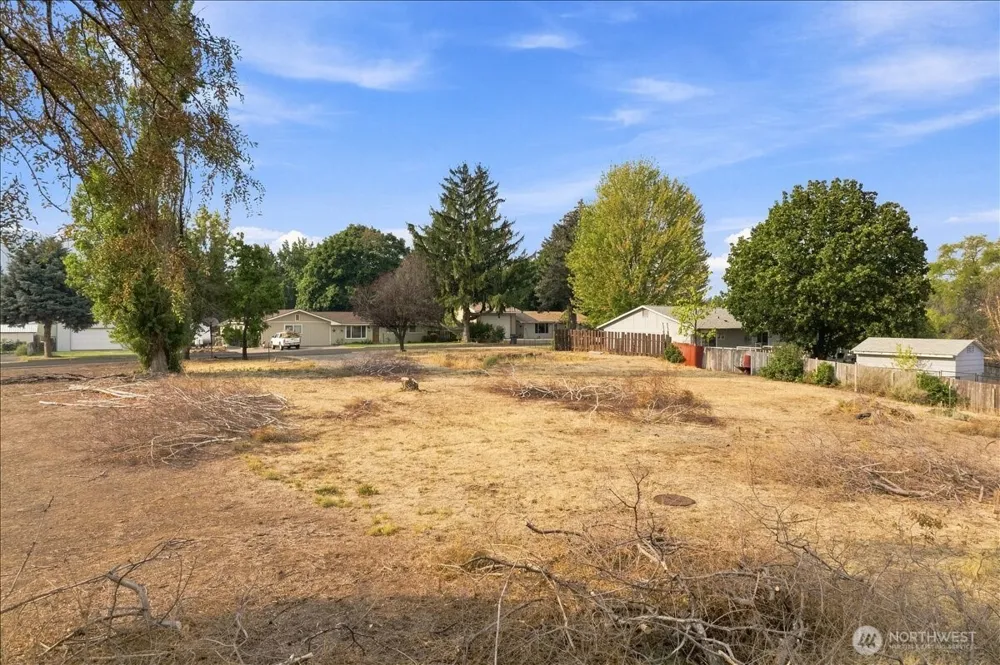 63 Diamond Street Electric City, WA 99123